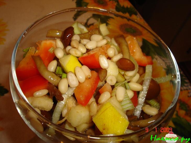 Салат с опятами и айвой "Экспромт" Салат с опятами и айвой "Экспромт"