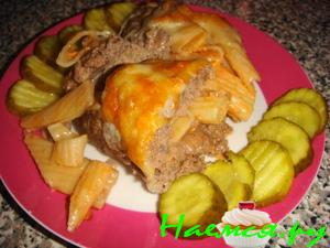 Мясной рулет с макаронами