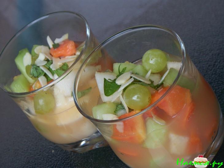 Салат фруктовый с Мартини  