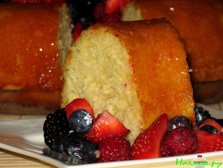 Саварин со свежими ягодами Саварин со свежими ягодами