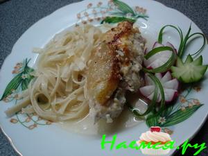 Куриные рулеты с грушей и голубым сыром