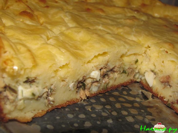 Несладкий, нежный пирог с консервированной рыбой Несладкий, нежный пирог с консервированной рыбой