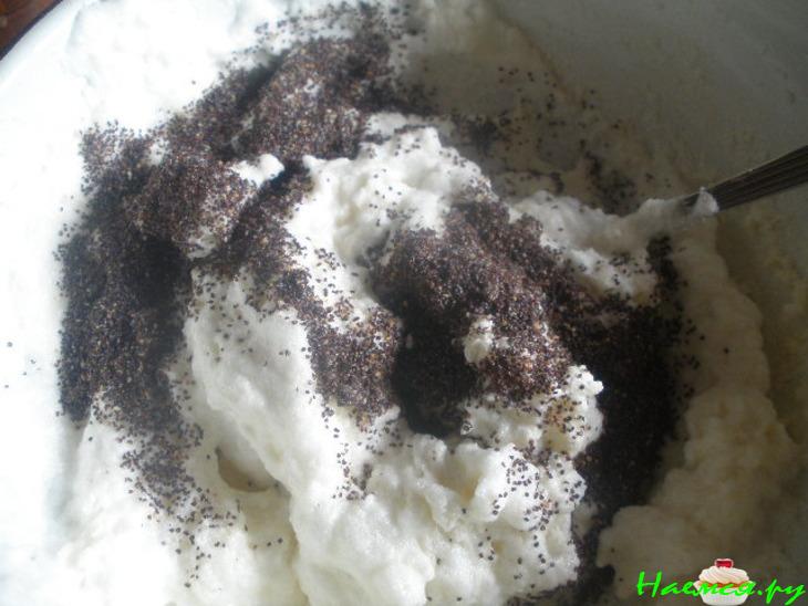 Закусочные рулетики с ветчиной, творогом и маком