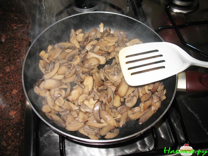 Пицца-пирог с грибной начинкой Пицца-пирог с грибной начинкой