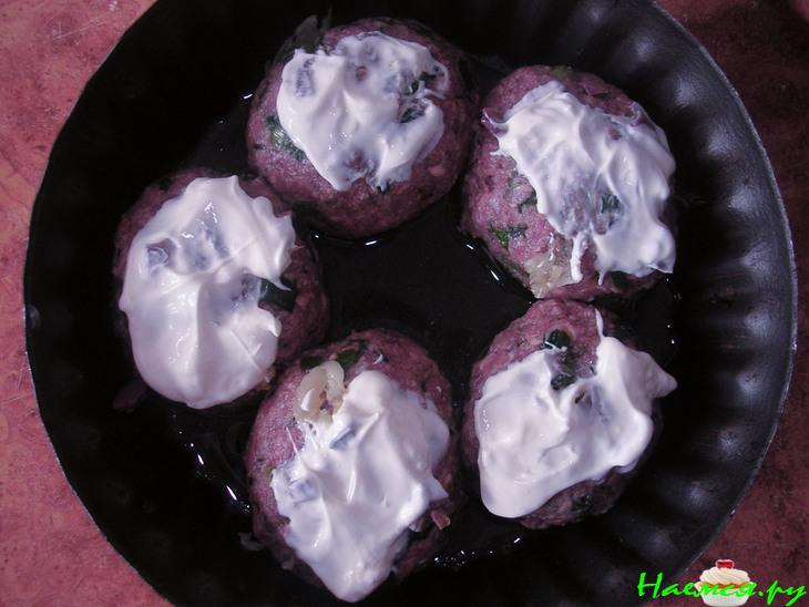 Котлеты с начинкой из оливок с сыром