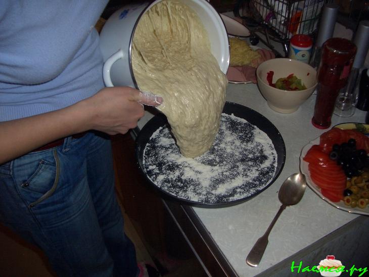 Пицца ассорти на толстом тесте