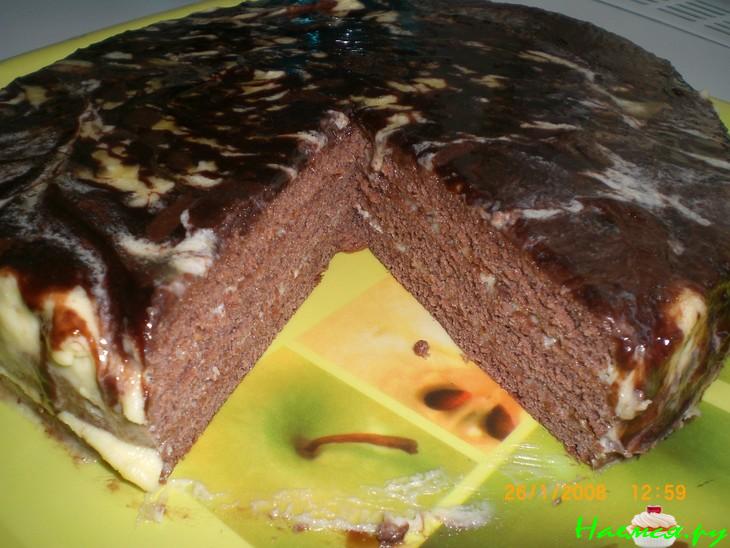 Торт 'Прага' со сливочным кремом в шоколадной глазури