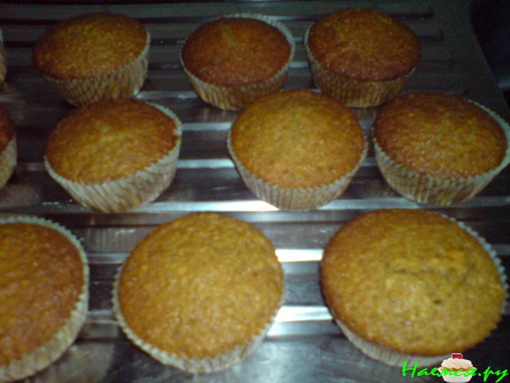 Морковные кексики с грецкими орехами