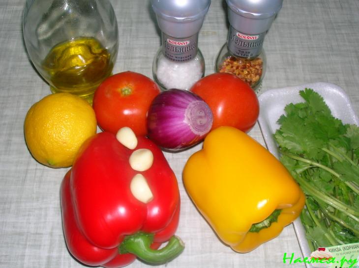 Салат из жареных перцев с помидорами