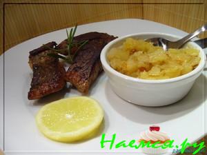 Ананасовый релиш к жаренной рыбе