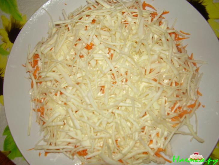 Салат "Гнездо" с перепелиными яйцами