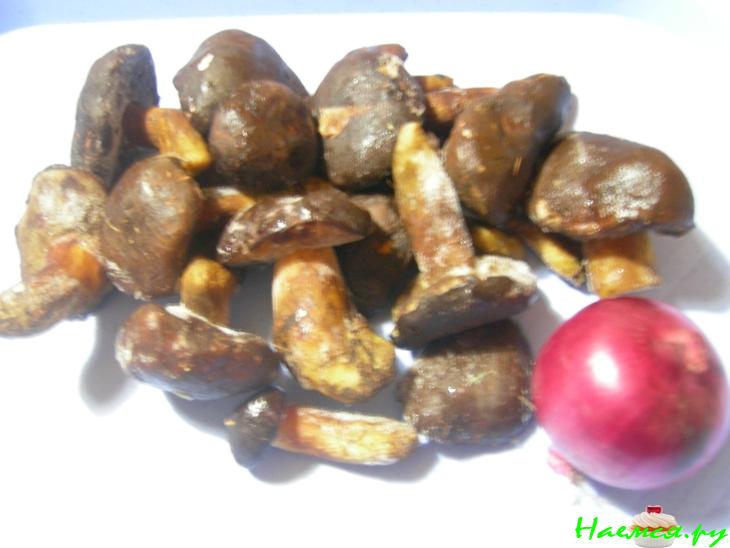 Горячие бутерброды с грибами и яйцом