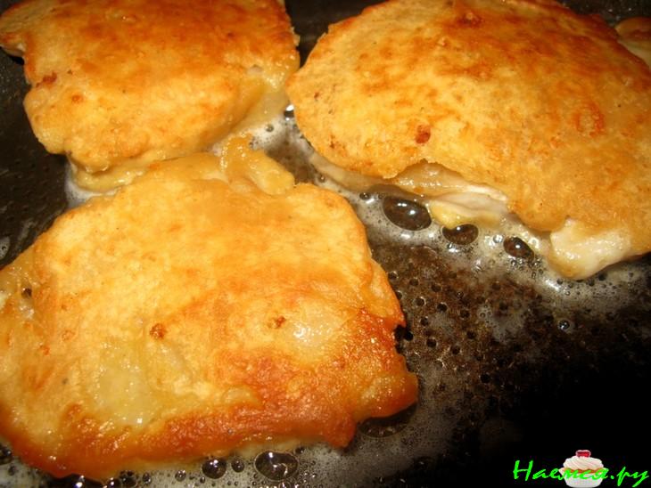 Морской язык в кляре с соевым соусом и сыром