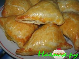 Пирожки из слоеного пресного теста