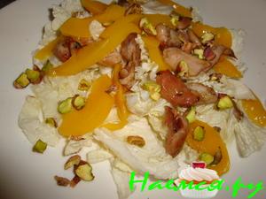 Нежный салат "Курица, персики, фисташки" Нежный салат "Курица, персики, фисташки"