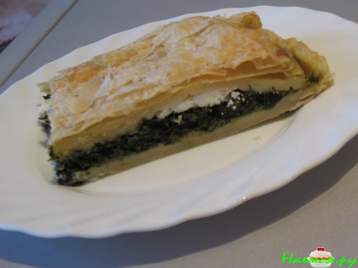 Слоеный пирог со шпинатом 