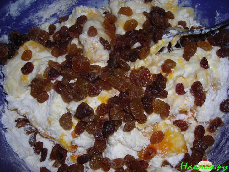 Творожники с изюмом