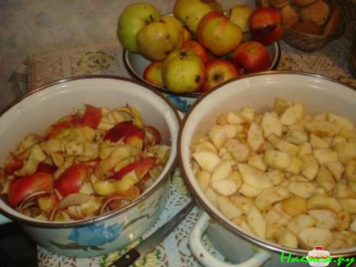 Желе из яблочных остатков