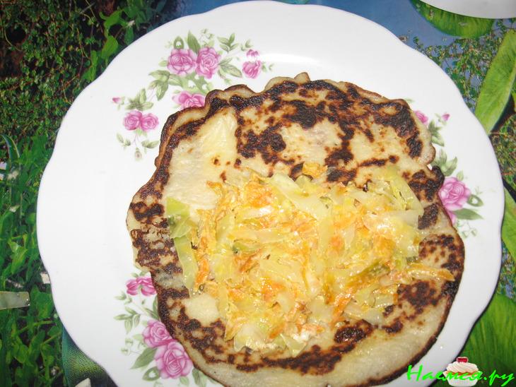 Блинчики картофельные с капустно-морковной начинкой  