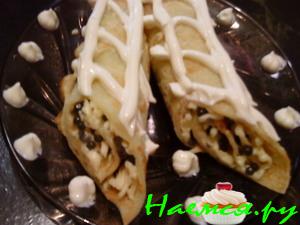 Блинчики с икрой и сыром