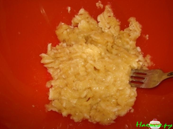 Оладьи с сыром рикотта, бананами и медовым маслом