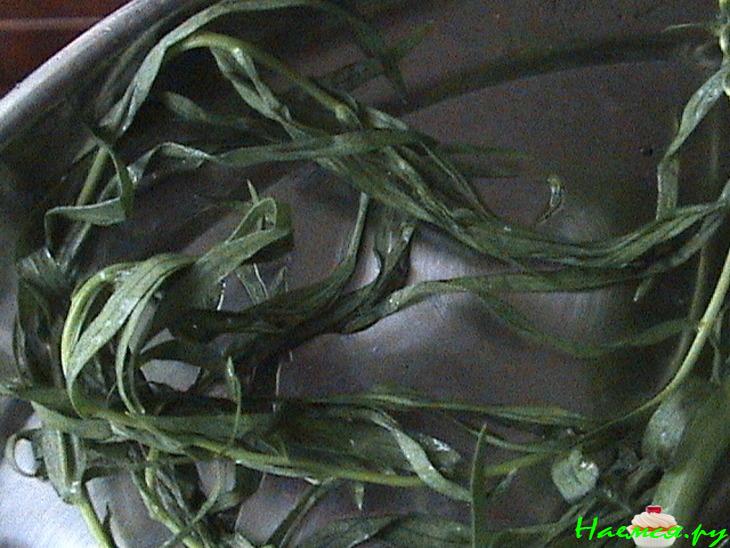 Малосольные огурчики с хреном