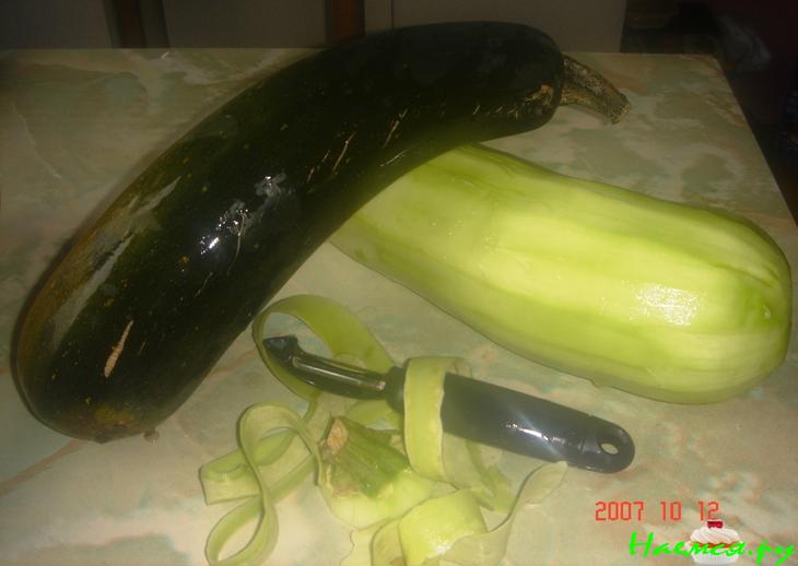 Кабачки с овощами и чесночком на зиму