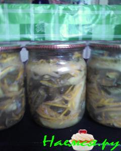 Огурчики с морковкой по-корейски