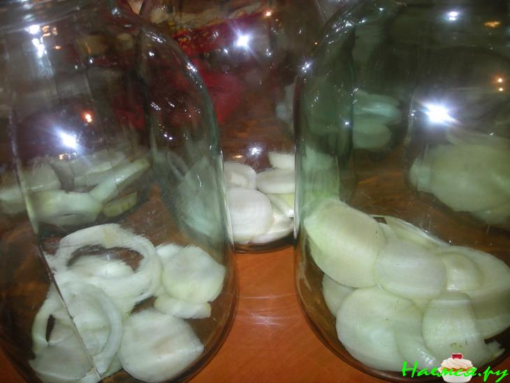 Помидоры в розовом маринаде