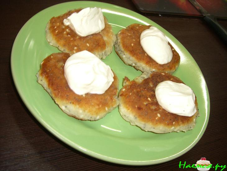 Сырники с кунжутом и маком