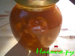 Абрикосовый джем с грецкими орехами