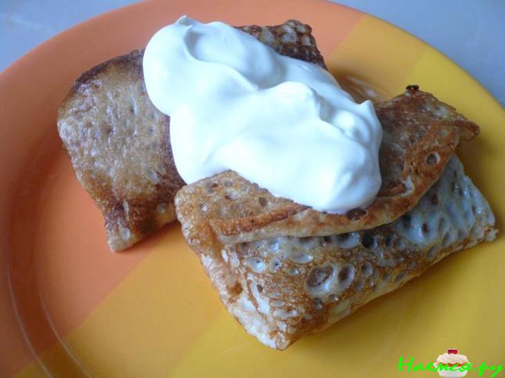 Шоколадные блины с творогом и изюмом