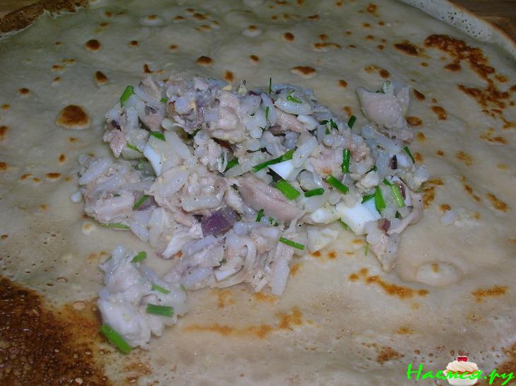 Блинчики в сырную клеточку, фаршированные курятиной Блинчики в сырную клеточку, фаршированные курятиной