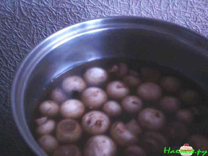 Отварные шампиньоны маринованные Отварные шампиньоны маринованные