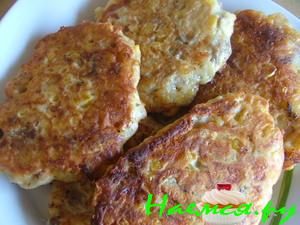 Кукурузные оладьи с мясом и сыром Кукурузные оладьи с мясом и сыром