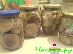 Маринованные подберезовики и белые грибы