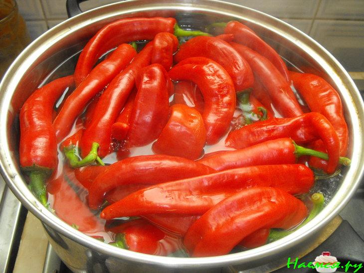 Маринованный острый перец