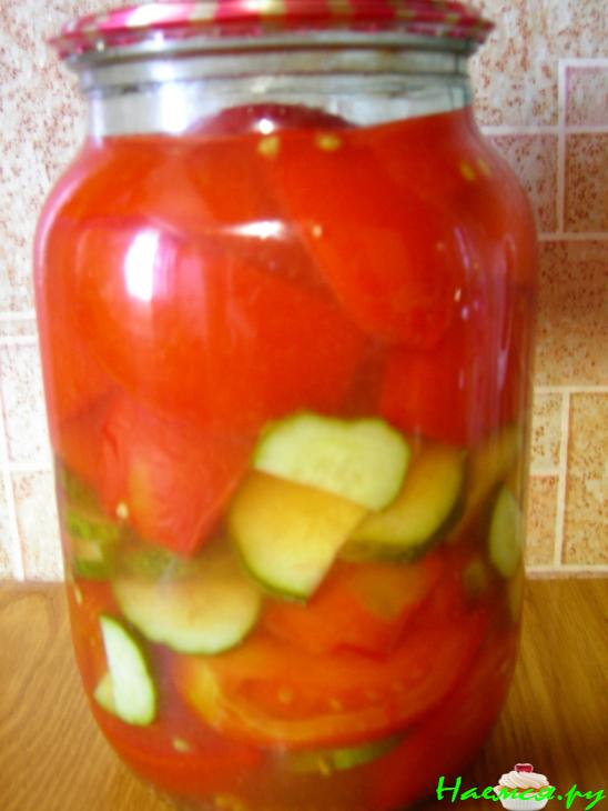 Консервированный салат из помидоров и огурцов