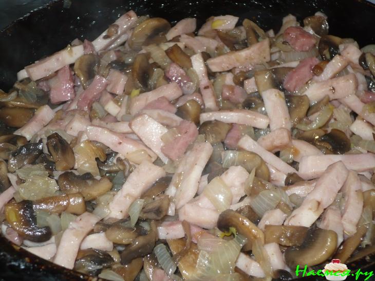 Блинчики фаршированные грибами и ветчиной