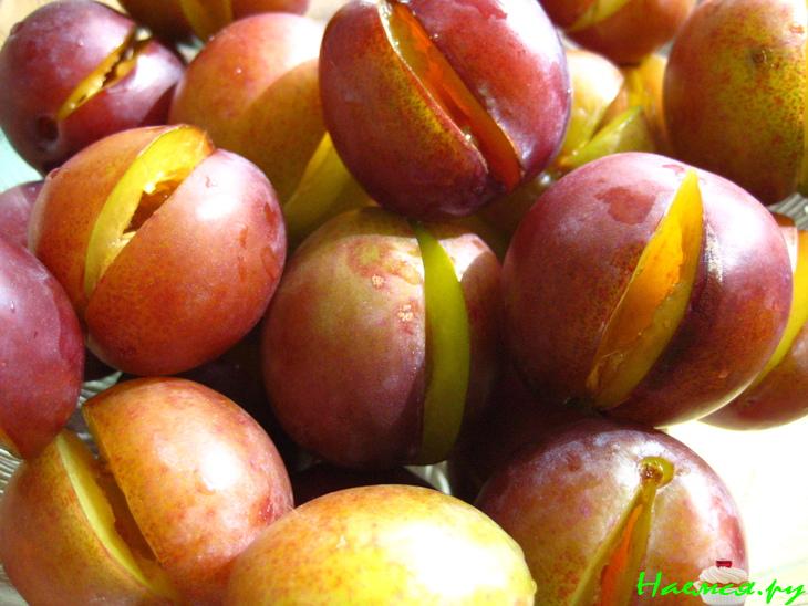 Маринованные сливы с чесноком Маринованные сливы с чесноком