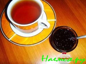 Черная смородина крученая