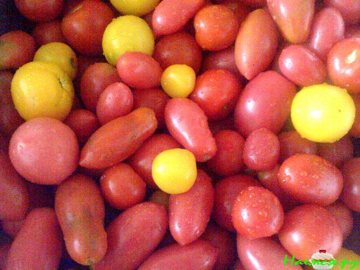 Помидоры консервированные с морковкой и перцем