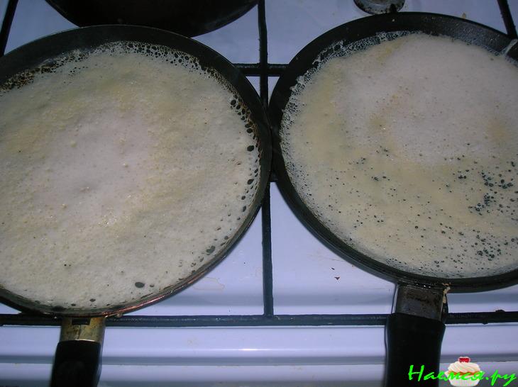 Блинчики в сырную клеточку, фаршированные курятиной Блинчики в сырную клеточку, фаршированные курятиной