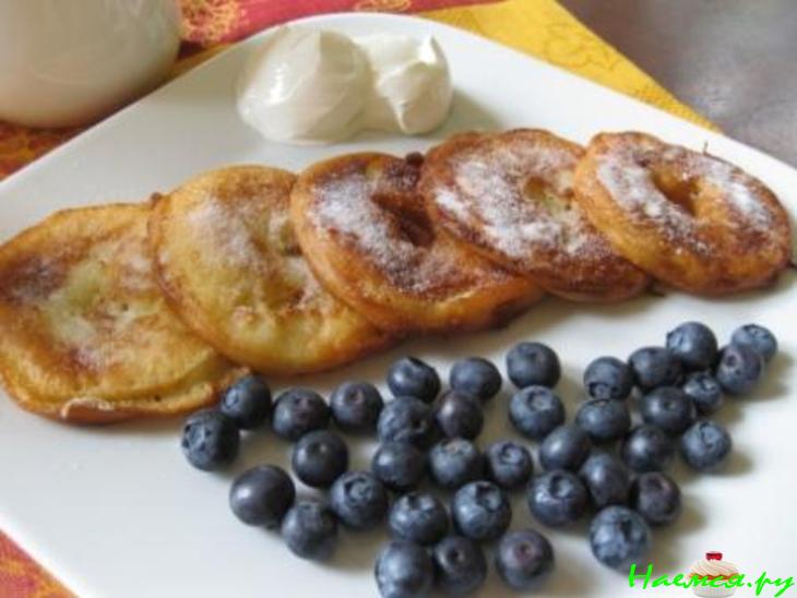 Блины "Яблочные колечки" Блины "Яблочные колечки"