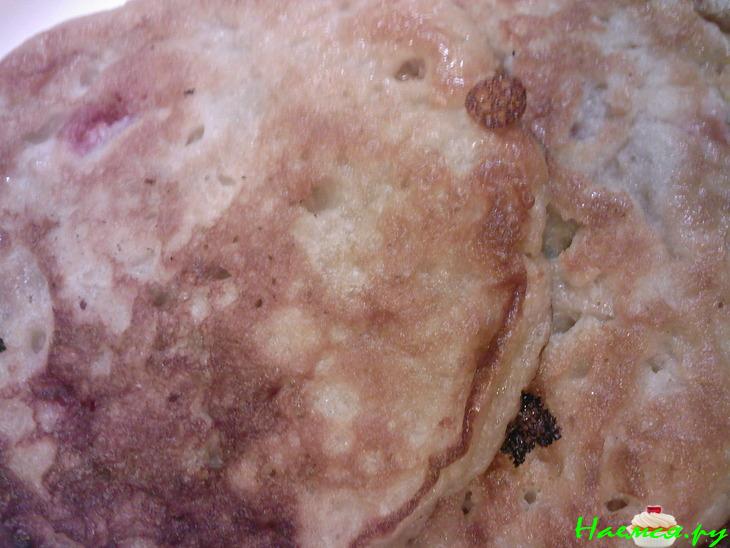 Овсяные оладушки на кефире с яблочком и клюквой