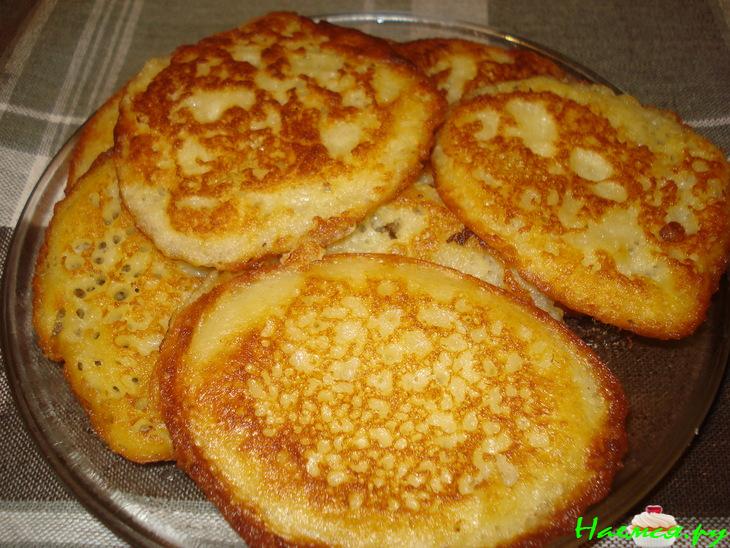 Заварные картофельные оладьи с мясным соусом "мачанка"