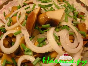 Грибы маринованные с чесноком
