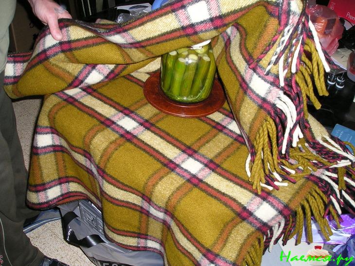 Огурцы маринованные с чесночком