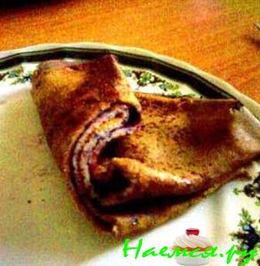 Черничные блинчики с черничным соусом