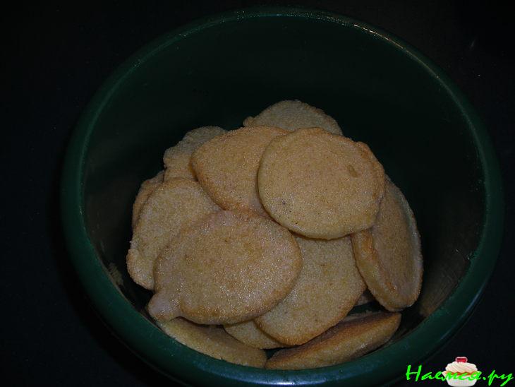 Бульон с блинчиками из манки Бульон с блинчиками из манки